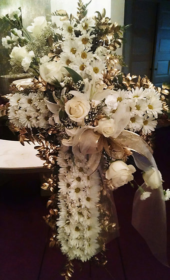 Memorial cross - White flowers